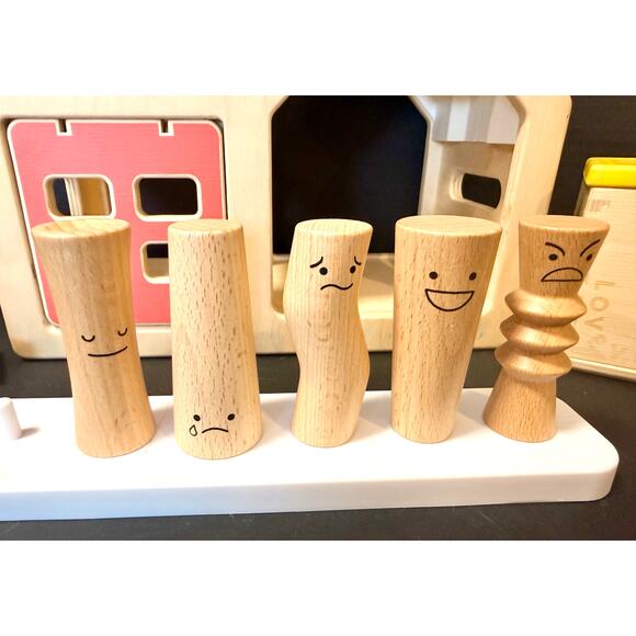 Lovevery Montessori Modular Play House garage, stairs & emotion dolls Observer - Picture 2 of 8